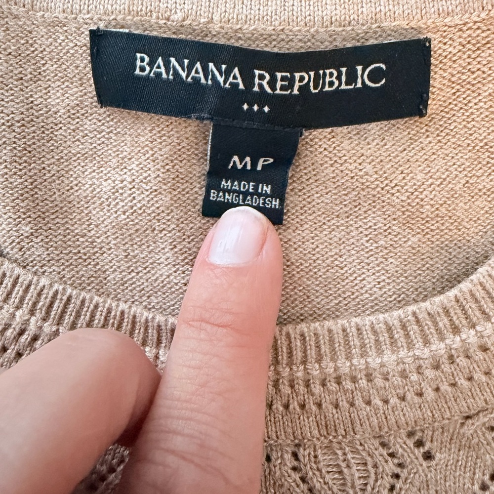 Banana Republic Beige Crewneck Sweater - Picture 6 of 7